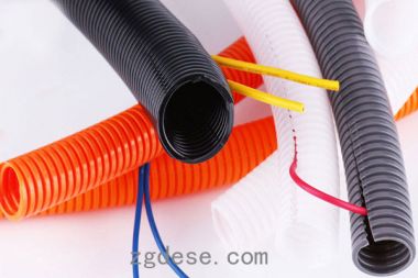 剖開尼龍波紋管